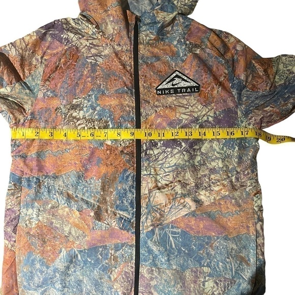 COPY - EUC Nike Trail windbreaker running hiking jacket, multicoloured, size sm… - Picture 11 of 12